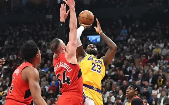 LeBron’s Late Pass Creates a New Career Classic