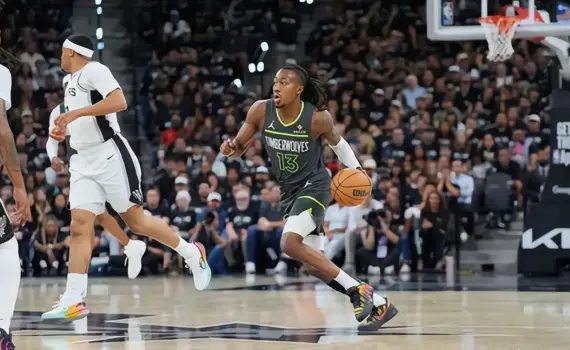 Wolves Reward Dosunmu With Five Year Deal
