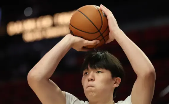 Trail Blazers Stun Champions with Comeback