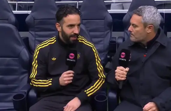 Vlahović Offers Move as United Stay Patient